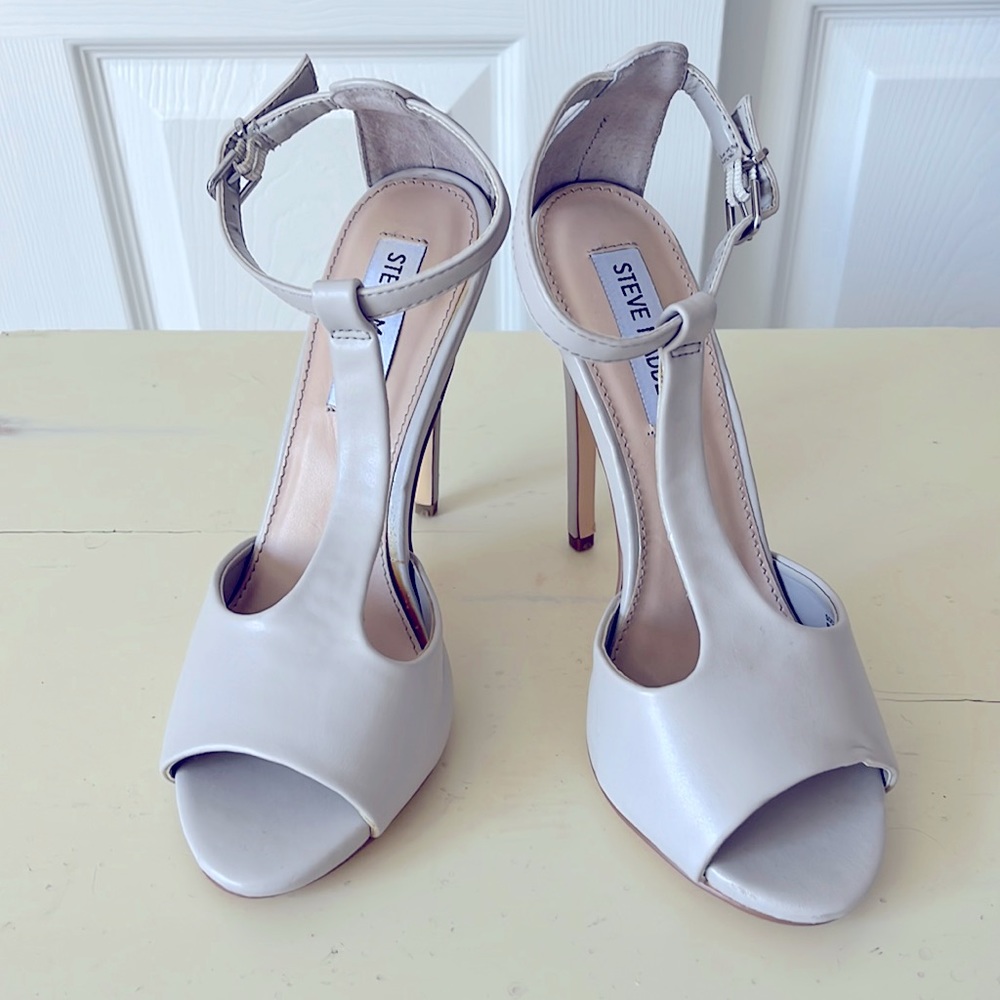 Steve Madden beige/cream heels